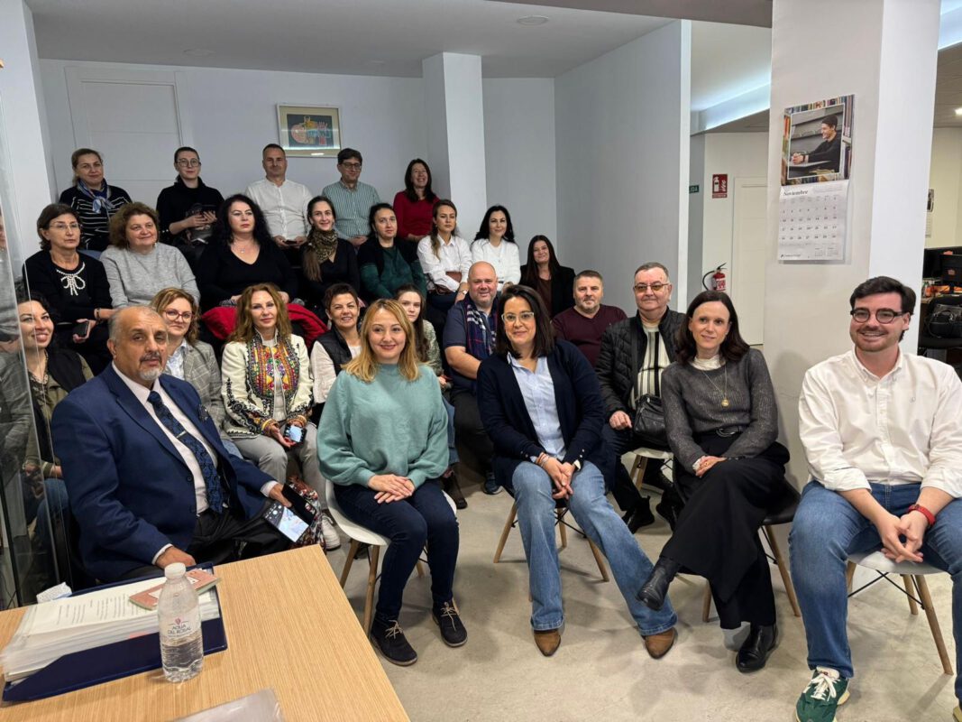 Laborvalía, AESE y Global Commercium Development